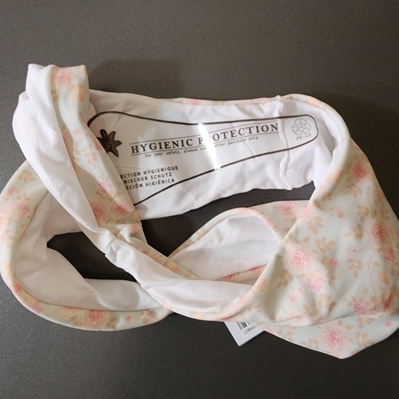 WIKINI Light green and pink flowers Bikini - Picture 8 of 10